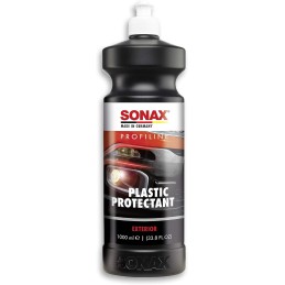 SONAX PROFILINE PlasticCare (1 Liter) Kunststoffpfleger frischt Farben auf, gibt dezenten Glanz und kaschiert Vermattungen und